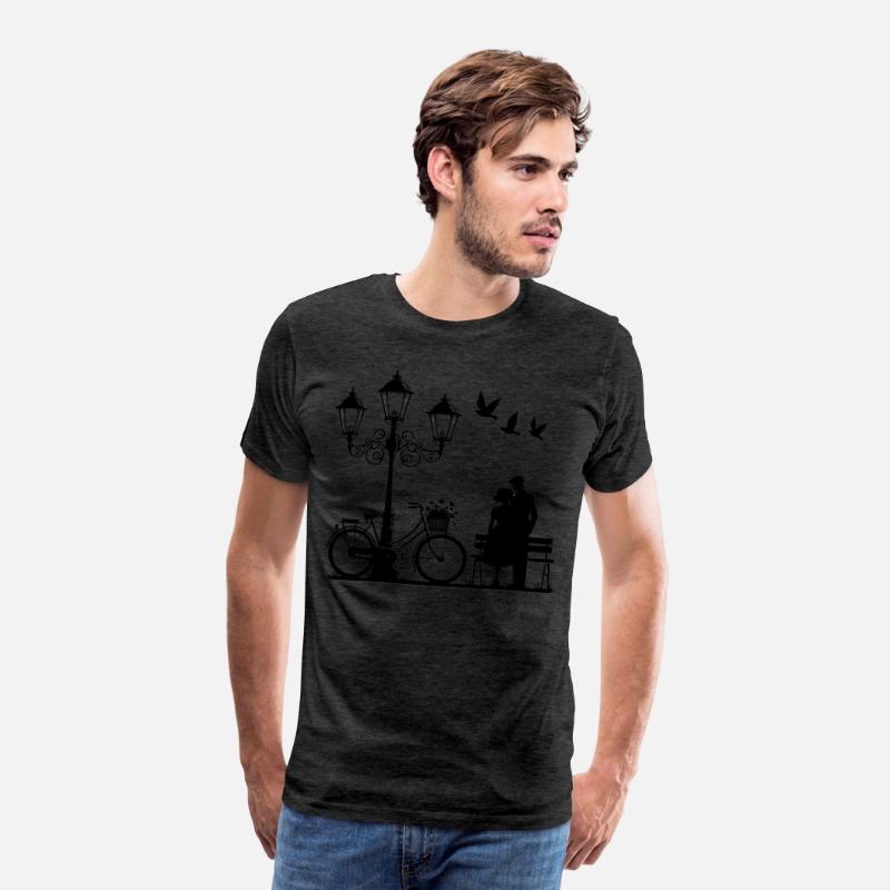 Timeless Romance Under the Lamp Post